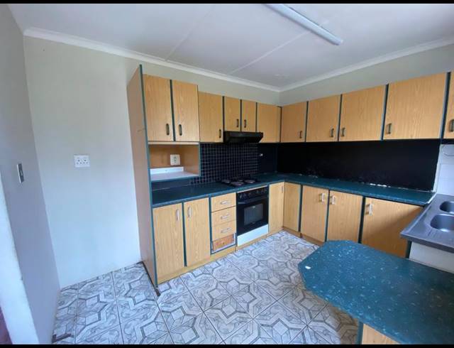 3 BEDROOM TOWNHOUSE FOR SALE IN CRAIGIEBURN